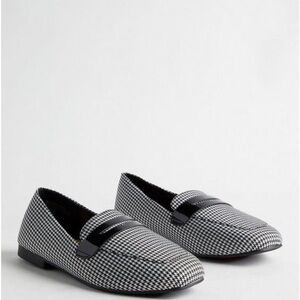 Square toe loafer